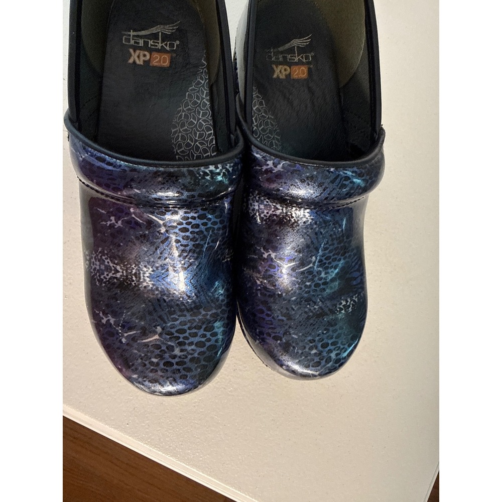 Dansko XP 2.0 Blue Animal Print Patent Leather Clogs Professional Shoes 38 - Picture 8 of 9